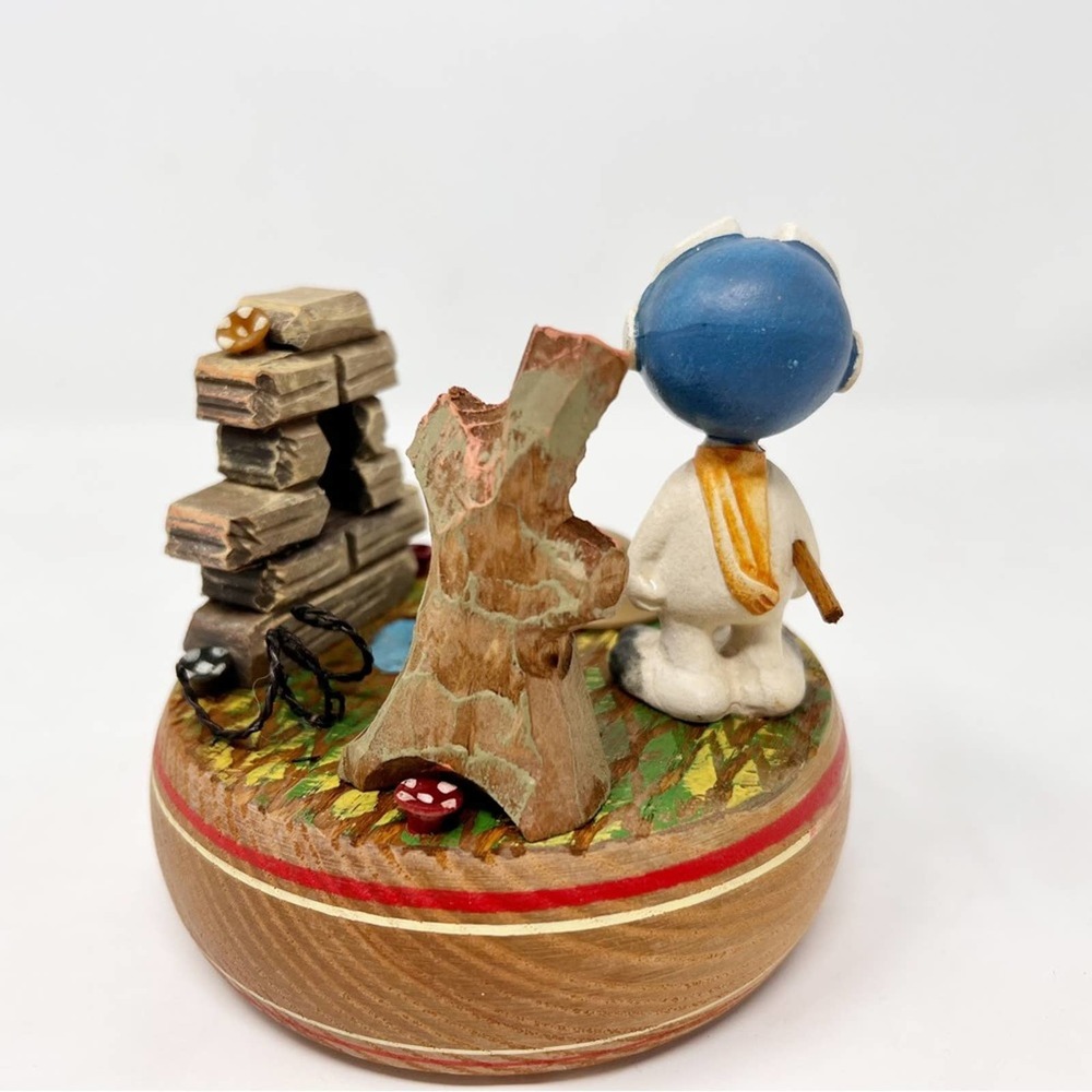 Rare Peanuts Flying Snoopy wood musical Figurine - Picture 7 of 7